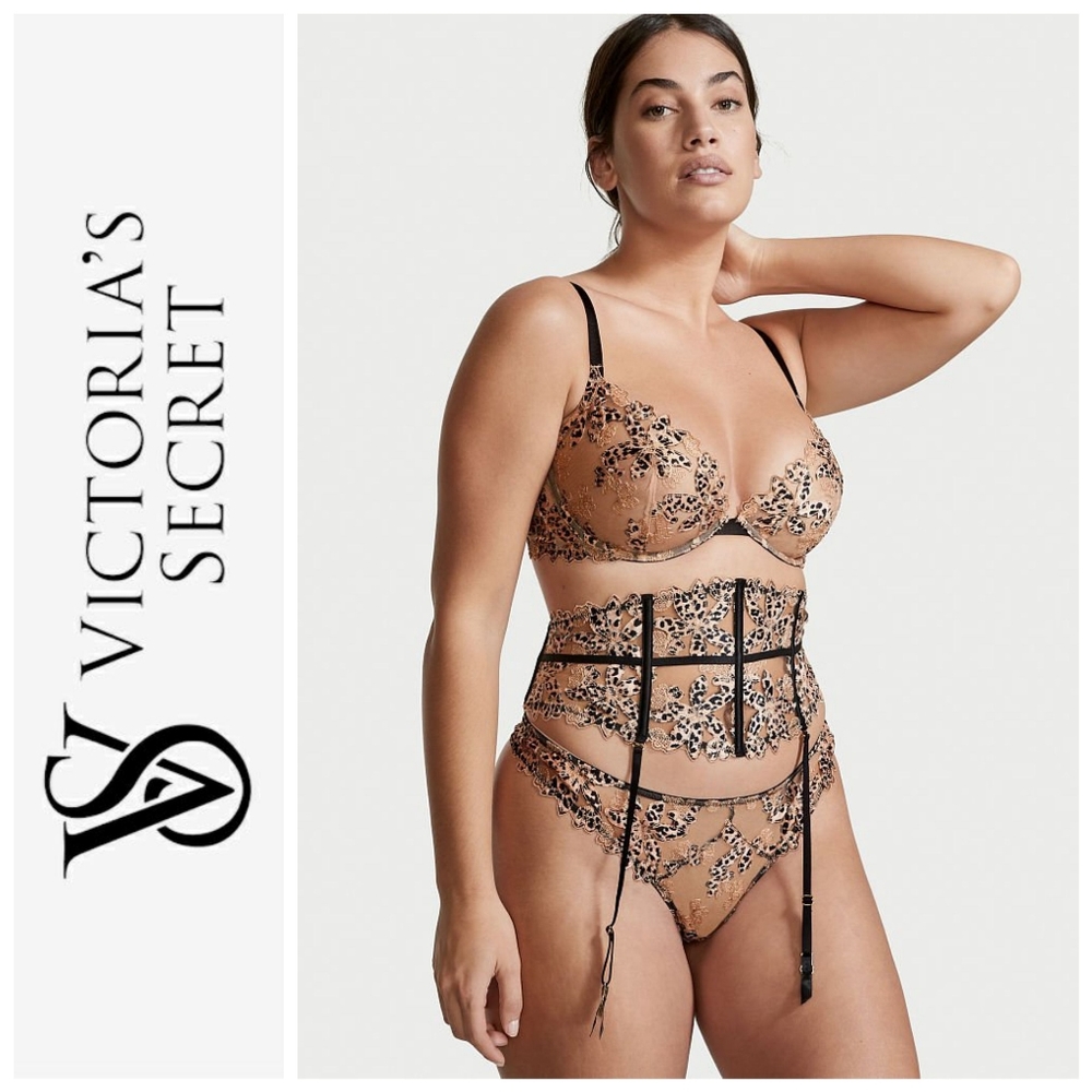 🆕️Victoria's Secret Very Sexy Unlined Floral Embroidered Demi Bra and Thong